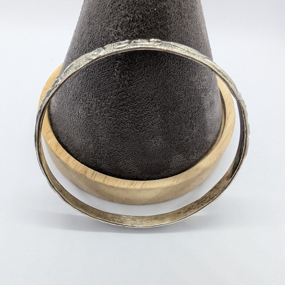 Mexico Silver Bangle With Leaf Design - Picture 10 of 12